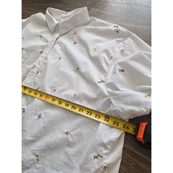 Old Navy Plus 2X White Floral Embroidered Cropped Shirt Cotton Button Down Shirt - Picture 8 of 9